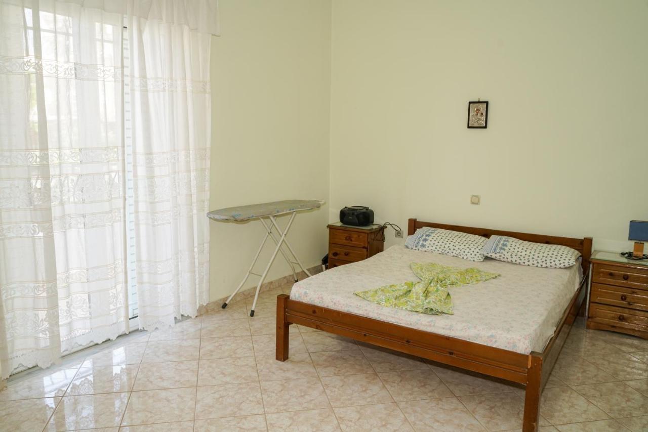 Connie'S Apartments Саранда Екстер'єр фото